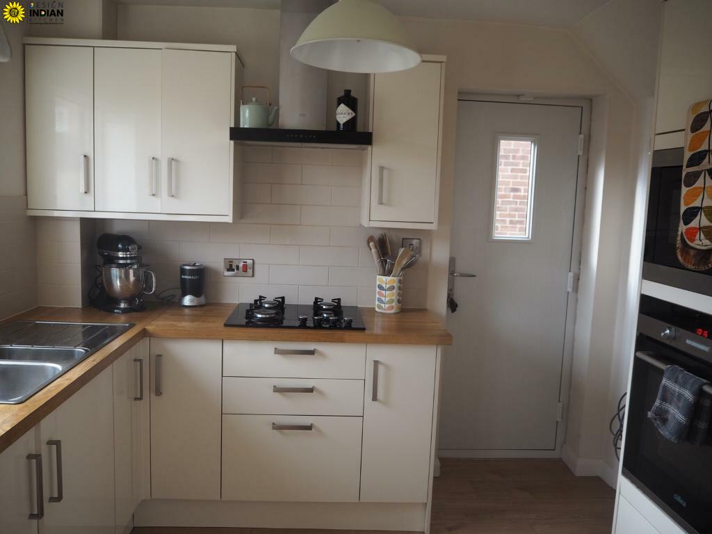 modular kitchen in Sarita Vihar